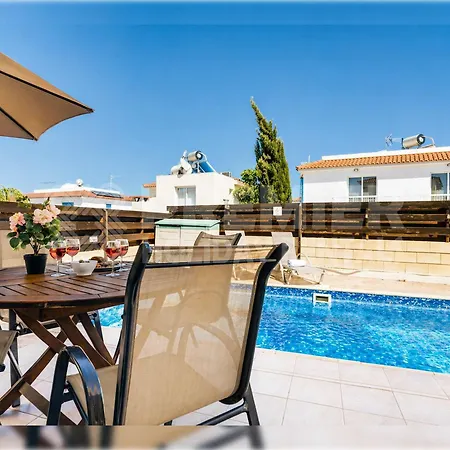 Villa Karisa Villa *