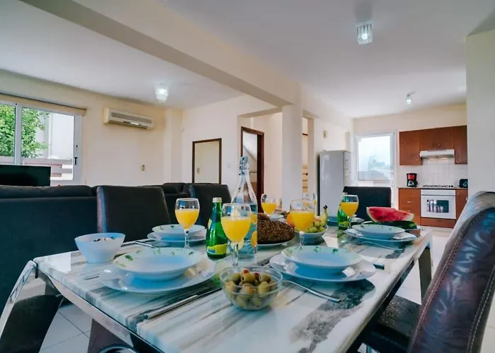 Karisa Vilă Protaras